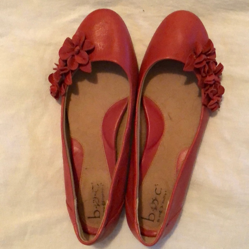 Size 8 US boc deep pink flats.